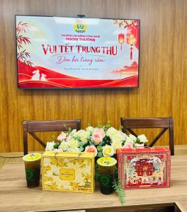 CHƯƠNG TRÌNH VUI TẾT TRUNG THU VÀ TRAO QUÀ CHO CÁN BỘ, GIÁO VIÊN